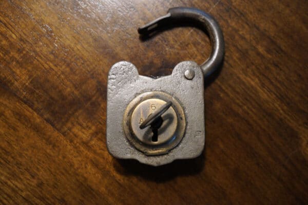 A6 padlock with one key