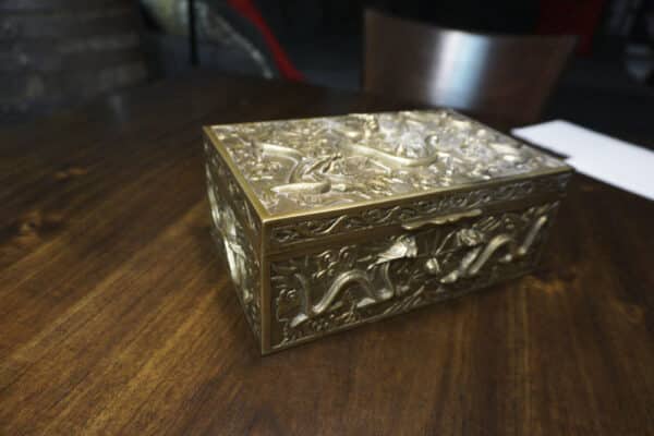 Dragon jewelry box